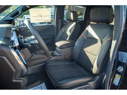 New 2026 GMC Canyon AT4 AWD/4WD image 12