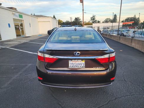 Used 2014 Lexus ES 300h image 4