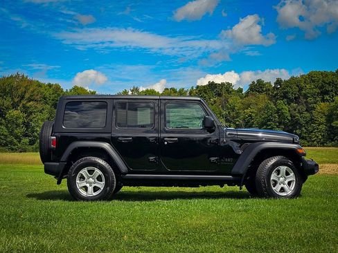 Used 2023 Jeep Wrangler Unlimited Sport AWD/4WD image 2