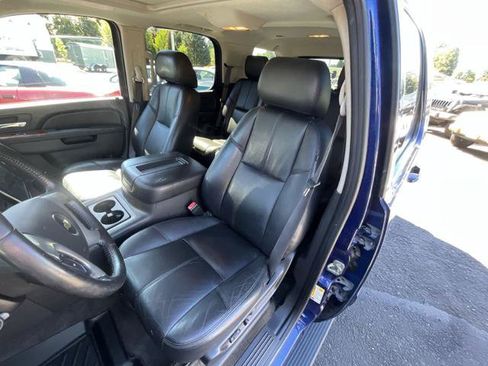 Used 2012 Chevrolet Tahoe LT w/ Luxury Package AWD/4WD image 7