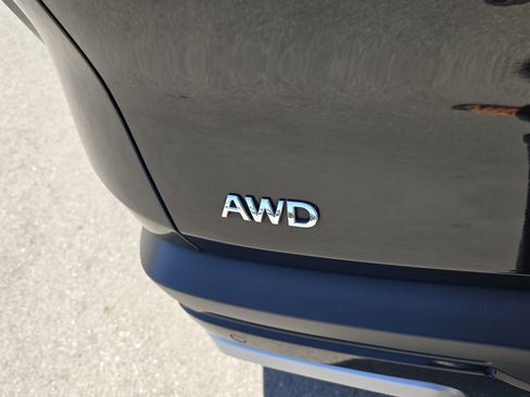 Used 2023 INFINITI QX60 Luxe AWD/4WD image 12