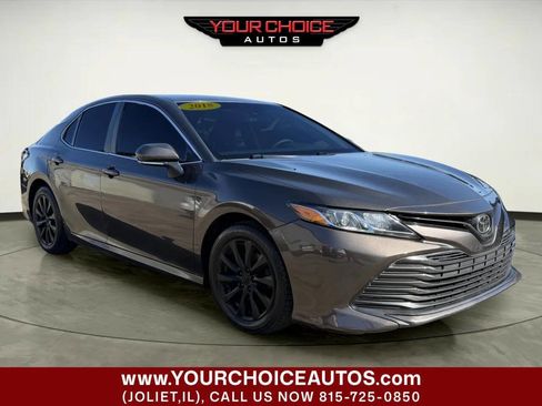 Used 2018 Toyota Camry LE w/ Convenience Package image 9