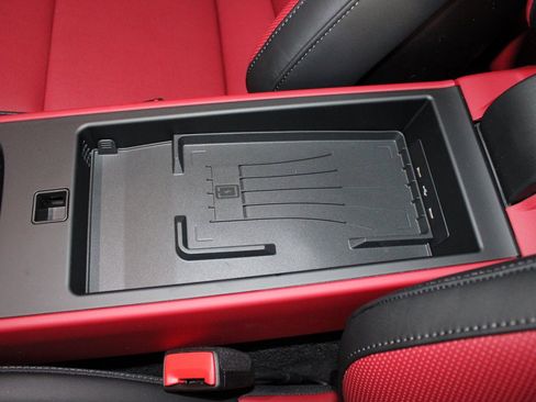 Used 2026 Porsche 911 Carrera image 37