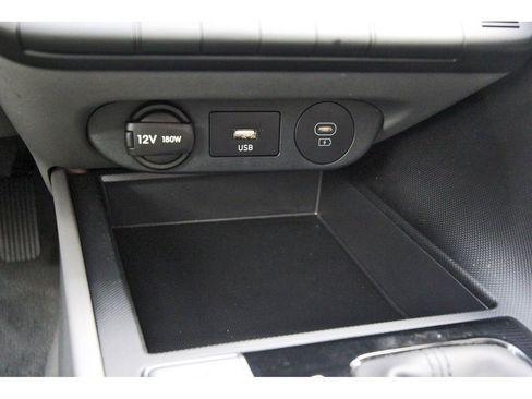 Used 2024 Hyundai Elantra SEL FWD image 28
