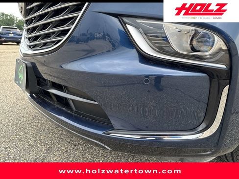 Certified 2023 Buick Enclave Essence w/ Trailering Package, 5000 lbs. AWD/4WD image 9