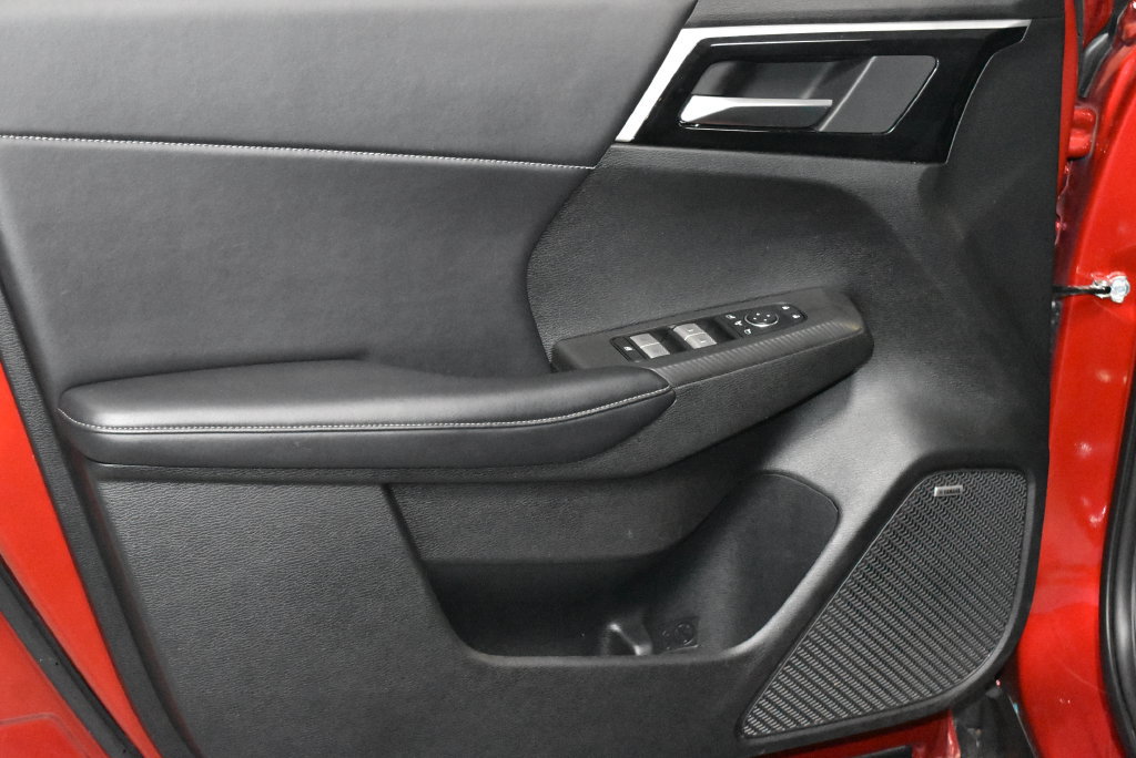 Used 2025 Mitsubishi Outlander SE AWD/4WD image 4