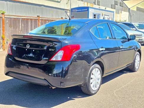 Used 2015 Nissan Versa SV FWD image 9