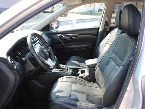 Used 2019 Nissan Rogue SL w/ Premium Package AWD/4WD image 13