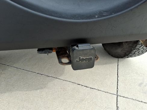 Used 2010 Jeep Wrangler Rubicon w/ PWR Convenience Group image 14