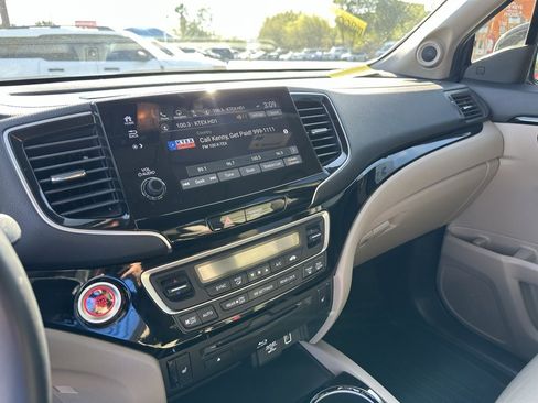Used 2021 Honda Pilot Touring image 14