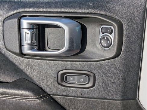 Certified 2018 Jeep Wrangler Unlimited Sahara image 14