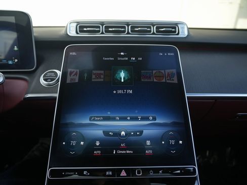 Used 2022 Mercedes-Benz S 580 4MATIC Sedan w/ AMG Line Package image 65