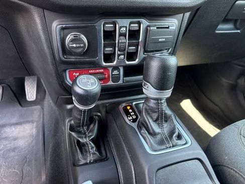 Used 2024 Jeep Wrangler Unlimited AWD/4WD image 10