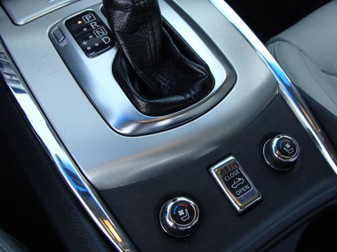 Used 2011 INFINITI G37 Sport w/ Premium Pkg image 17