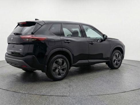 Used 2025 Nissan Rogue SV image 9