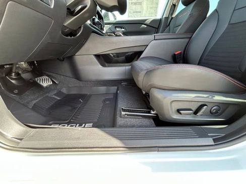 New 2026 Nissan Rogue SV AWD/4WD image 28