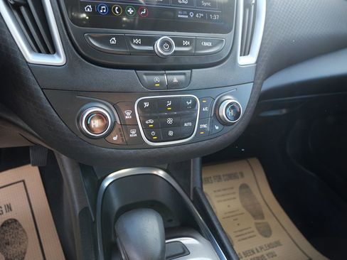 Used 2022 Chevrolet Malibu LT image 16