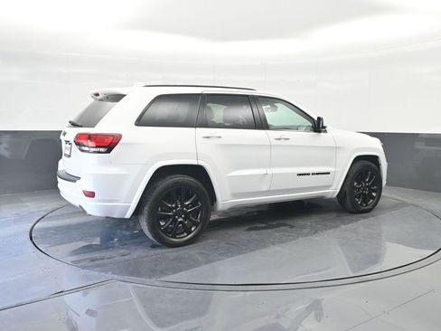 Used 2020 Jeep Grand Cherokee Altitude image 15