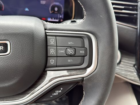 Used 2022 Jeep Wagoneer Series II w/ Premium Group I RWD image 27