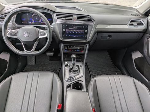 Used 2023 Volkswagen Tiguan SE FWD image 19