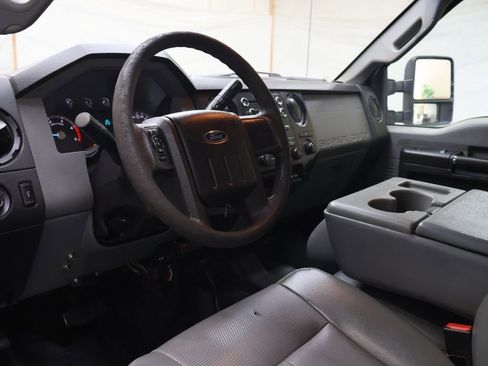 Used 2016 Ford F550 4x4 Crew Cab Super Duty image 17