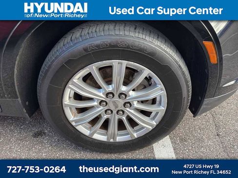 Used 2017 Cadillac XT5 FWD image 6