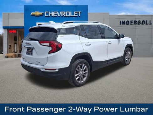 Used 2023 GMC Terrain SLT image 25