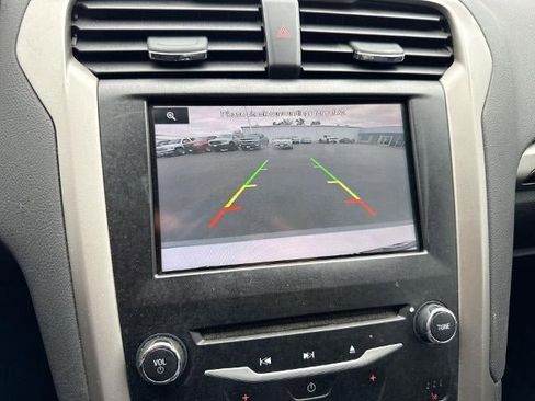 Used 2014 Ford Fusion SE w/ Equipment Group 202A image 14