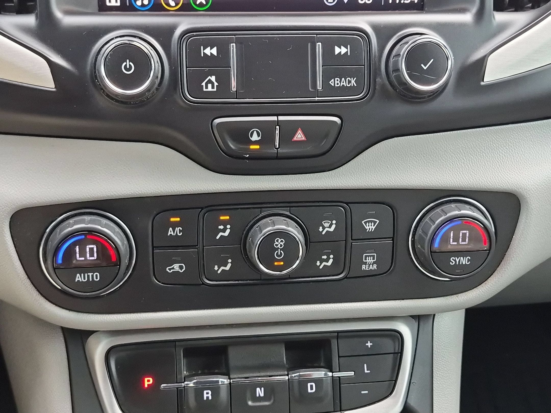 Used 2022 GMC Terrain SLT w/ Infotainment Package II AWD/4WD image 27