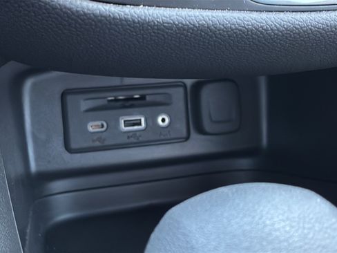 Used 2024 Chevrolet Equinox RS w/ RS Leather Package FWD image 29