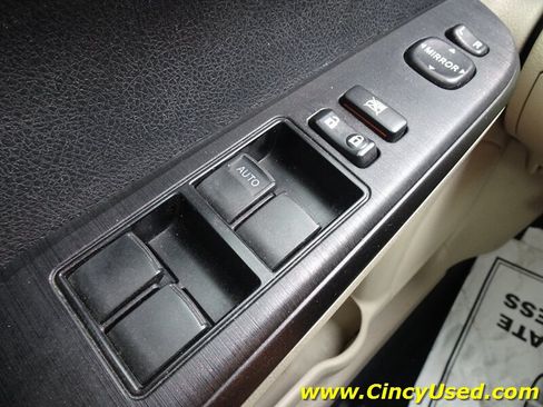 Used 2012 Toyota Camry LE FWD image 24