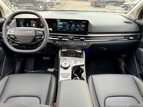 New 2026 Kia Sportage EX image 31