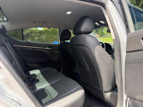 Used 2017 Hyundai Elantra Limited FWD image 10