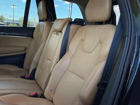 Used 2016 Volvo XC90 T6 Momentum w/ Momentum Plus Package image 45