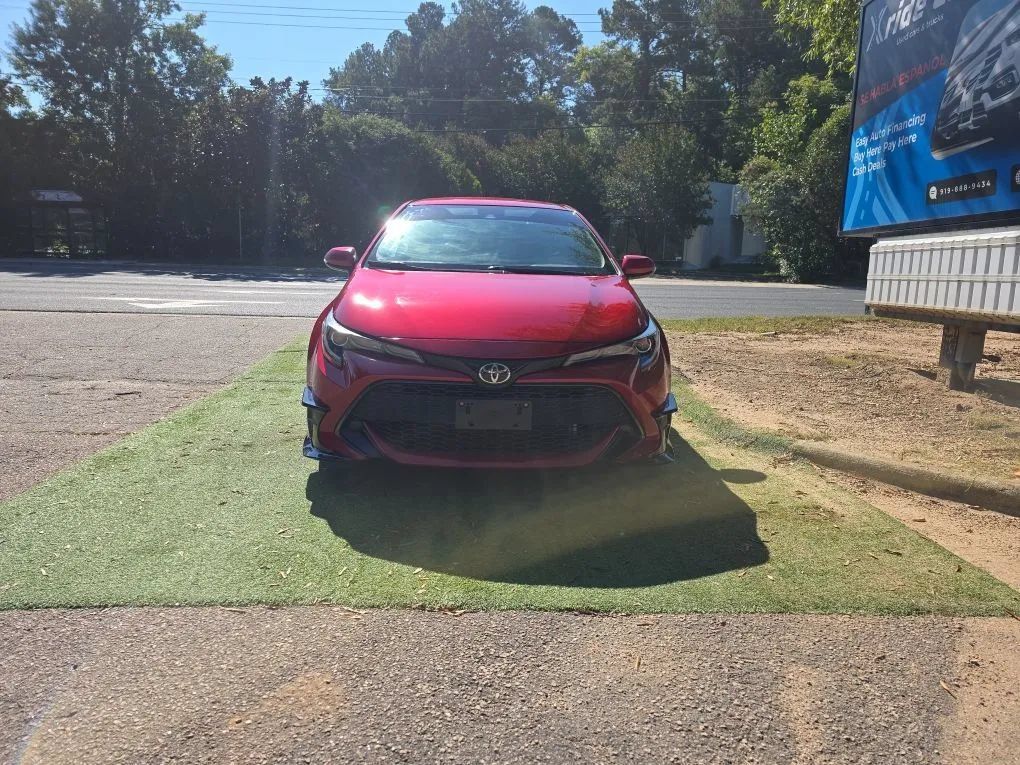 Used 2021 Toyota Corolla SE w/ Special Edition FWD image 2