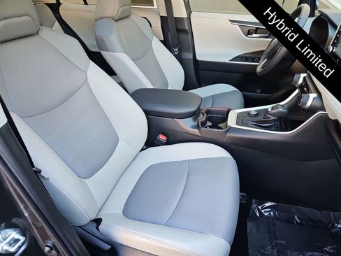 Used 2021 Toyota RAV4 Limited AWD/4WD image 18