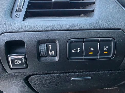 Used 2015 Chevrolet Impala LTZ image 13