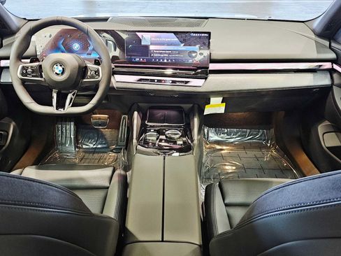 New 2026 BMW 540i xDrive w/ M Sport Package image 10