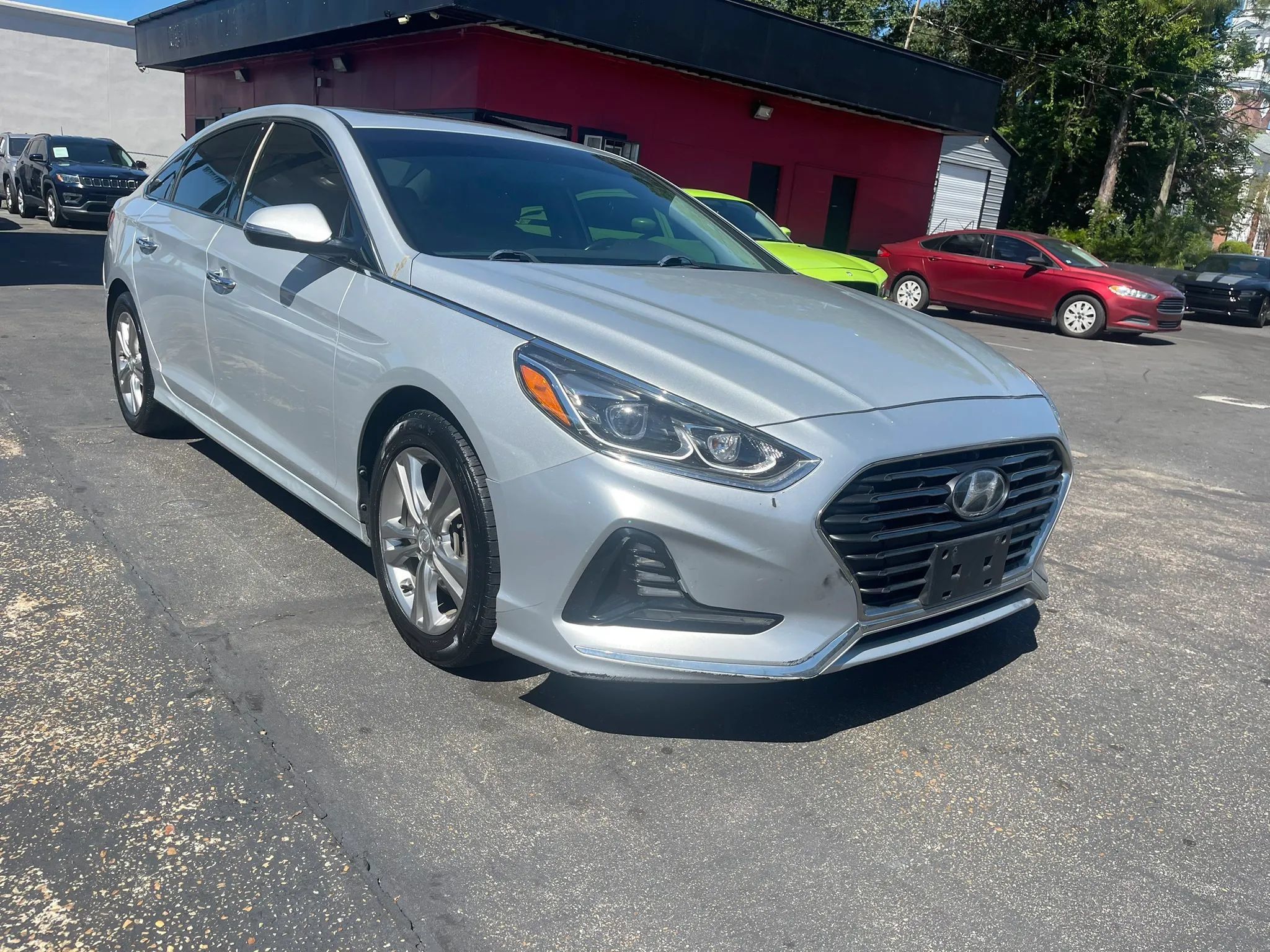 Used 2018 Hyundai Sonata Limited w/ Cargo Package FWD image 3