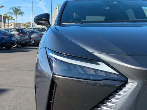 Used 2024 Lexus RZ 300e Premium image 11