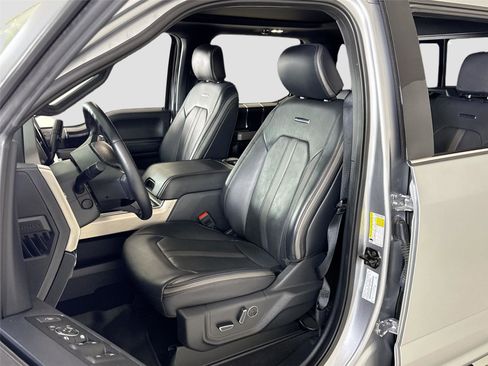 Used 2022 Ford F350 Platinum w/ FX4 Off-Road Package AWD/4WD image 14
