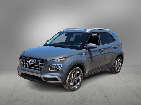 Certified 2026 Hyundai Venue SEL FWD image 4
