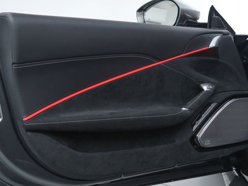 Certified 2025 Ferrari Roma Spider RWD image 35