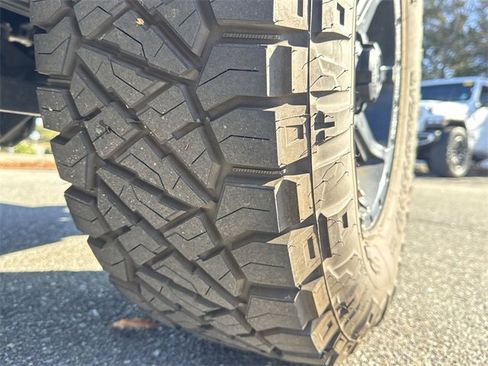 Used 2020 Jeep Gladiator Sport image 11