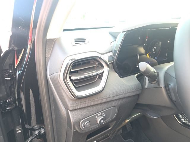 New 2026 Chevrolet TrailBlazer LT w/ Convenience Package AWD/4WD image 15