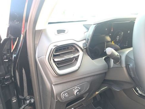 New 2026 Chevrolet TrailBlazer LT w/ Convenience Package AWD/4WD image 15