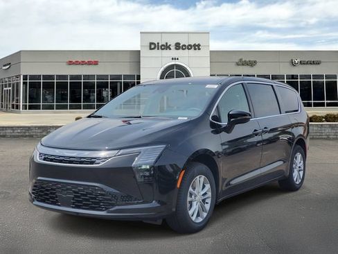 New 2027 Chrysler Pacifica Select AWD/4WD image 2