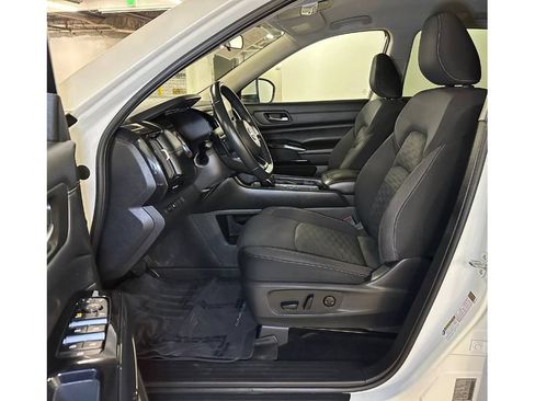 Used 2022 Nissan Pathfinder SV w/ SV Black Package FWD image 20