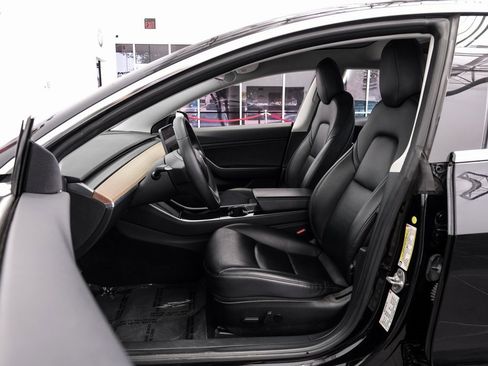 Used 2018 Tesla Model 3 Long Range image 4