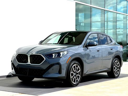 Certified 2025 BMW X2 xDrive28i AWD/4WD image 9